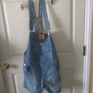 NWT Levi’s Denim Overalls Medium Shorts